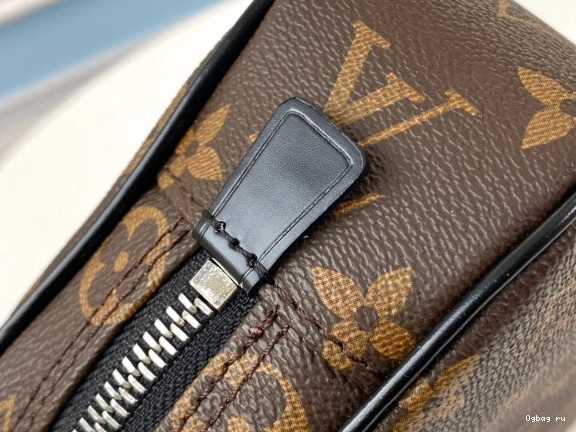 PM POUCH TOILETRY LOUIS VUITTON 0710